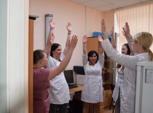В учреждении реализуются мероприятия по повышению двигательной активности специалистов на рабочих местах