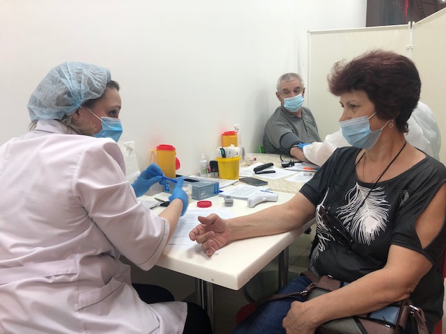 В Нягани открыт мобильный пункт иммунизации против COVID-19 В Нягани открыт мобильный пункт иммунизации против COVID-19
