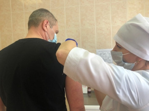 В БУ «Няганская городская поликлиника» поступила вакцина против COVID-19 (ГамКовидВак) для взрослого населения