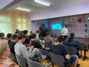   Специалисты учреждения продолжают реализацию проекта, направленного на искоренение вредных привычек и наркомании среди молодежи