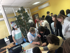 Медицинские работники Нягани приняли участие в работе городской молодежной площадки PROFотдых.Мы.