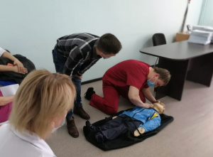 В БУ «Няганская городская поликлиника» состоялось занятие на тему: «Сердечно-легочная реанимация»