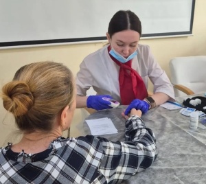  Женское сердце – вновь под прицелом: у нас вновь прошла профилактическая акция по раннему выявлению заболеваний сердечно-сосудистой системы  «Красное платье. Сердце женщины»