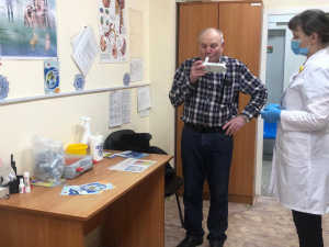 1 февраля в Югре стартует месячник профилактики онкологических заболеваний.   В рамках запланированных мероприятий для жителей Нягани была организована акция «Узнай здоровье легких, курильщик!»
