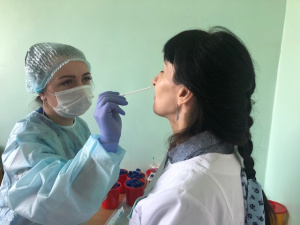 Специалисты Няганской городской поликлиники напоминают пациентам о правилах, сроках и приоритетах при заборе проб на определение COVID-19