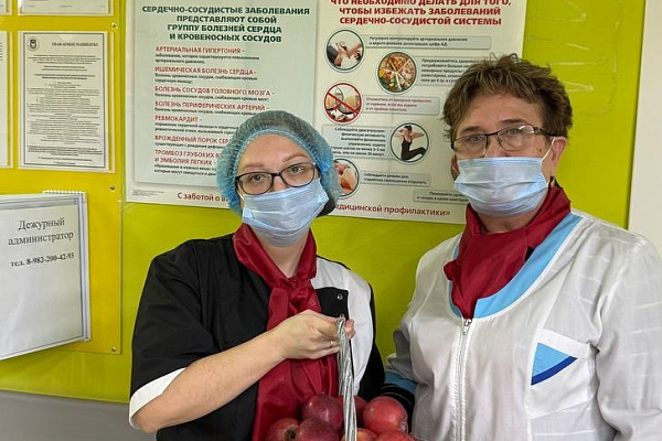 Жительницы Нягани присоединились к региональному проекту «Красное платье. Здоровье женщины», направленному на раннее выявление заболеваний сердечно-сосудистой системы