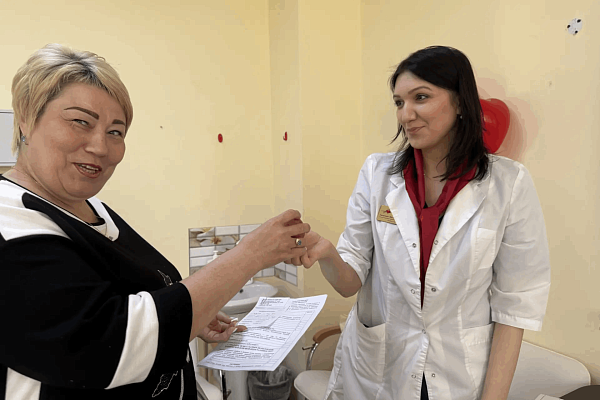 В БУ «Няганская городская поликлиника» прошла региональная акция «Красное платье. Сердце женщины»