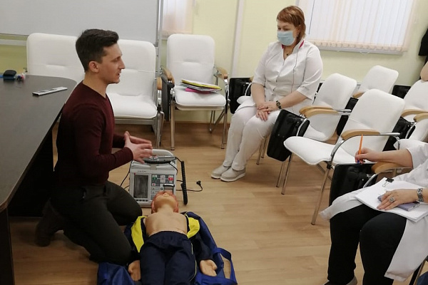    В БУ «Няганская городская поликлиника» состоялось занятие на тему: «Сердечно-легочная реанимация» и «Оказание первой медицинской и доврачебной помощи»