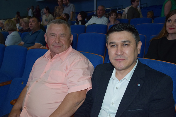 В предновогоднем декабре -позравления для коллектива рентгеновского отделеня