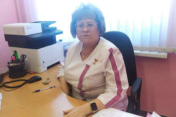    ПОСЛЕСЛОВИЕ К ПРАЗДНИКУ...  Вчера, 12 мая, медицинские сестры отмечали свой праздник. По следам знаменательной даты расскажем о медицинских сестрах - старожилах и ветеранах профессии. 